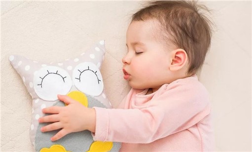 新生兒睡覺(jué)呼吸急促的原因