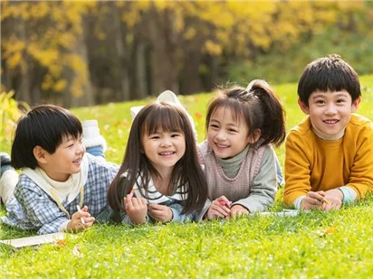 家有“小靦腆”娃？這4招幫TA變勇敢！