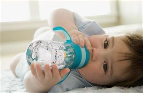 新生兒喂水指南！建議新手爸媽收藏！